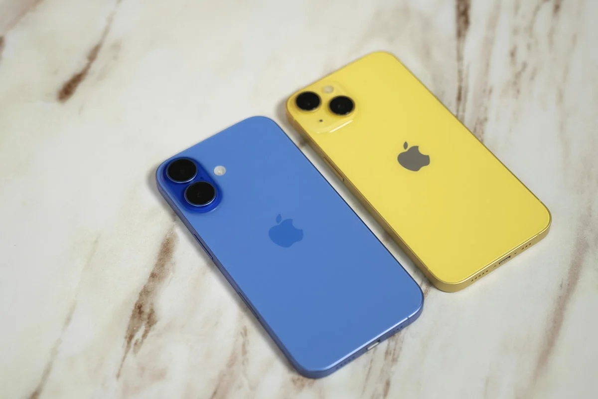 マラソン限定スマホ&→1,452円モバイルバッテリー iPhone And...